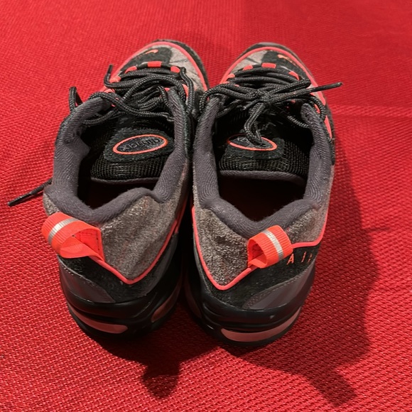 Nike Air Max 97’s Size 9.5 Color Grey and Red - Picture 3 of 4